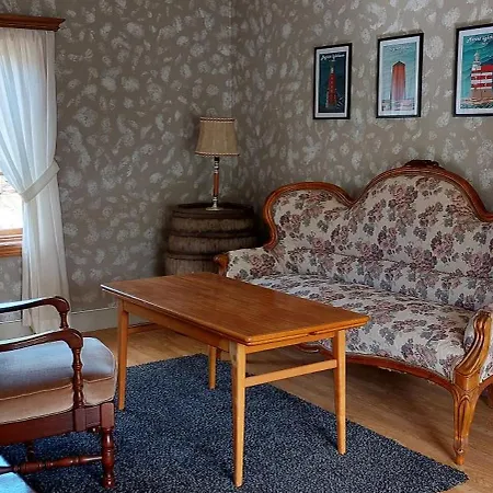 Lillstugan Pa Oestergards-a In Historic Environment On Aeppeloe Island Vila Hammarland